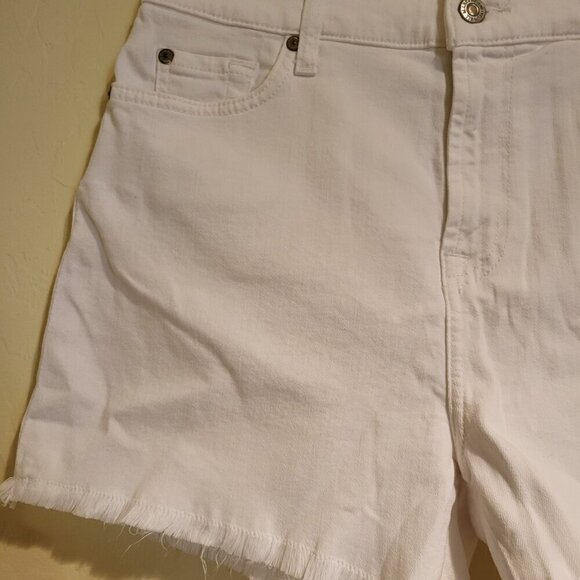 7 for all mankind  White Denim cut-offs with fringed hem Size 29 and Size 30 NWT - Picture 7 of 12
